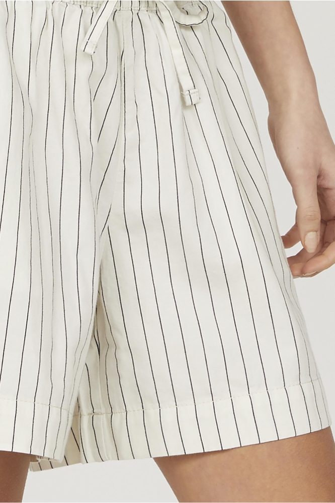 ELLA SHO9 17037 CREAM/NAVY
